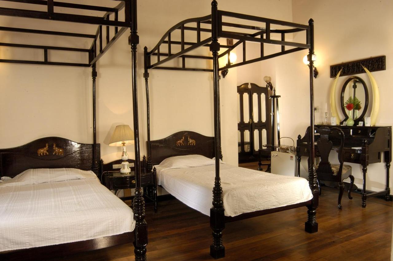 Lake Palace Thekkady Exterior photo